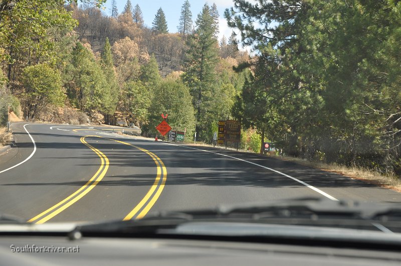 DSC_0006.JPG - Highway 120 above Hardin Flat at Thousand Trails store