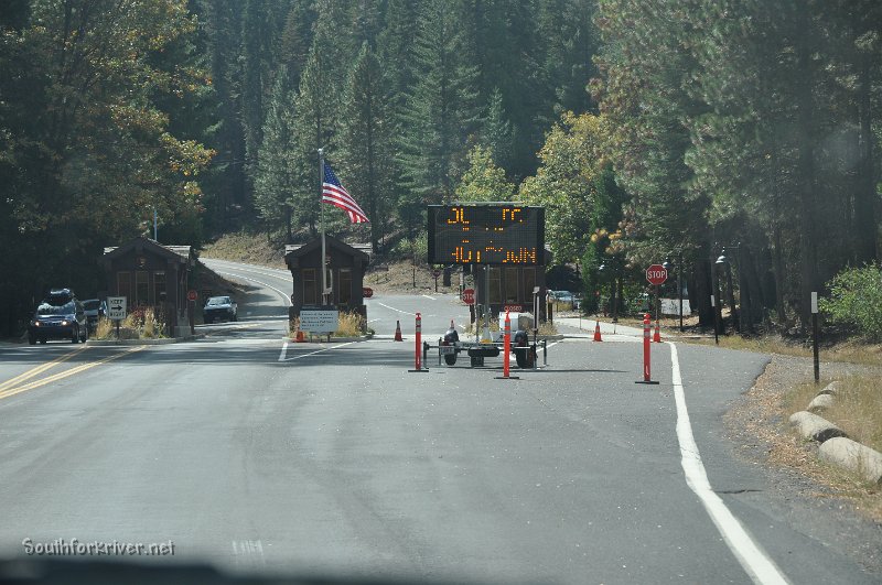 DSC_0052.JPG - Big Oak Flat Entrance